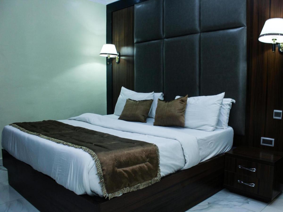 Six Diamond Hotel Ikeja Eksteriør bilde