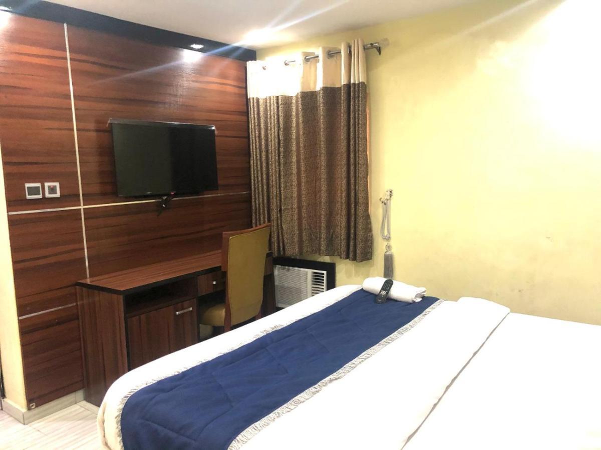 Six Diamond Hotel Ikeja Eksteriør bilde