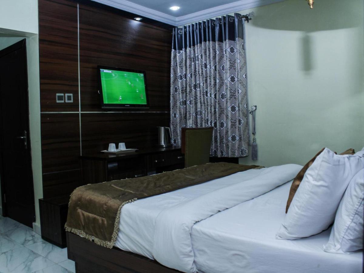 Six Diamond Hotel Ikeja Eksteriør bilde