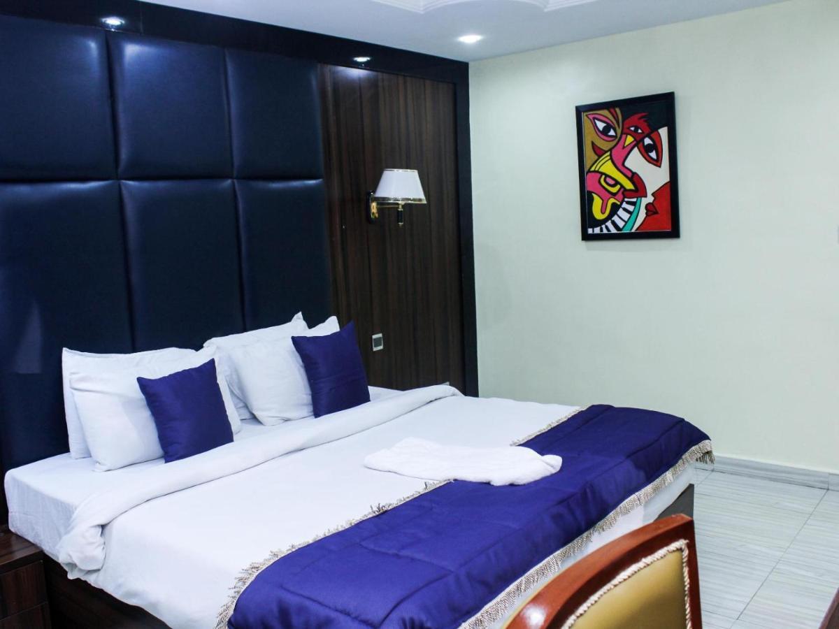 Six Diamond Hotel Ikeja Eksteriør bilde
